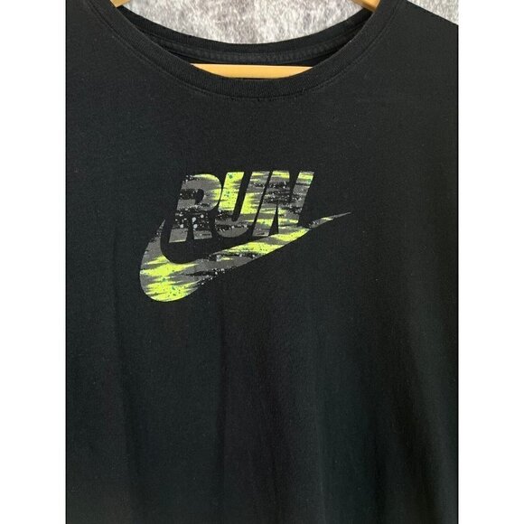 Nike Black and Green Swoosh Athletic Cut "Run" T Shirt Men's Medium - Picture 2 of 12